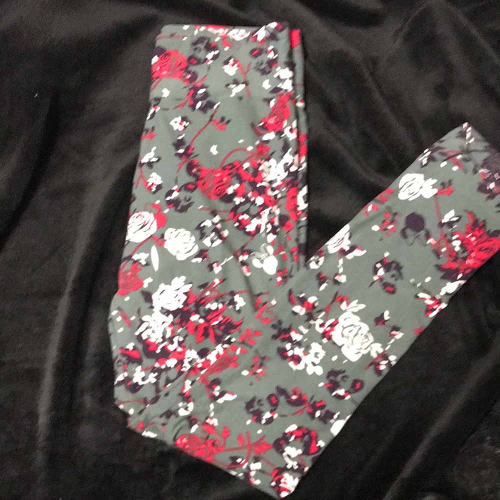 New condition LuLaRo Leggings S One Size